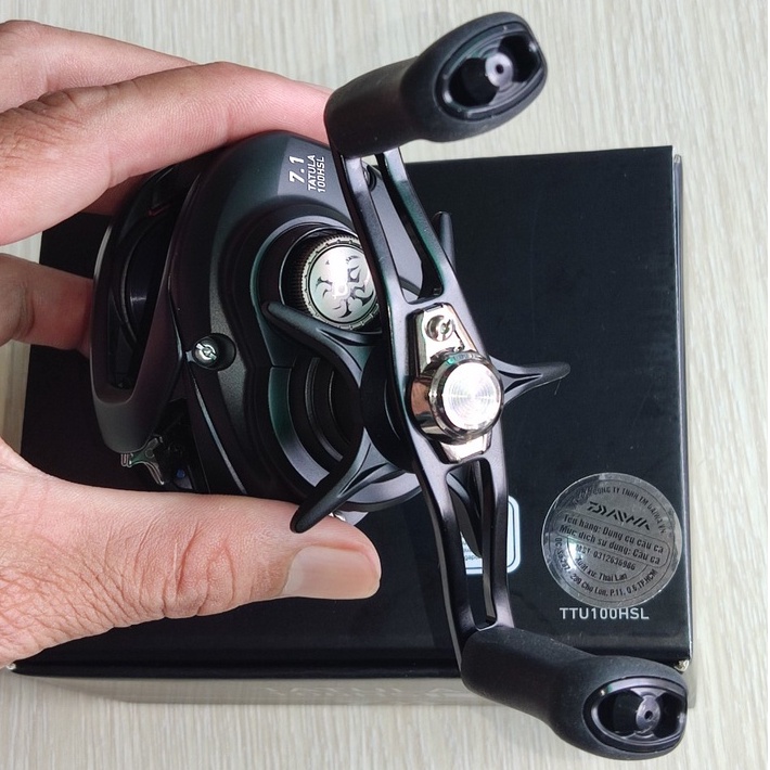 Máy câu ngang tay trái DAIWA TATULA 100HSL