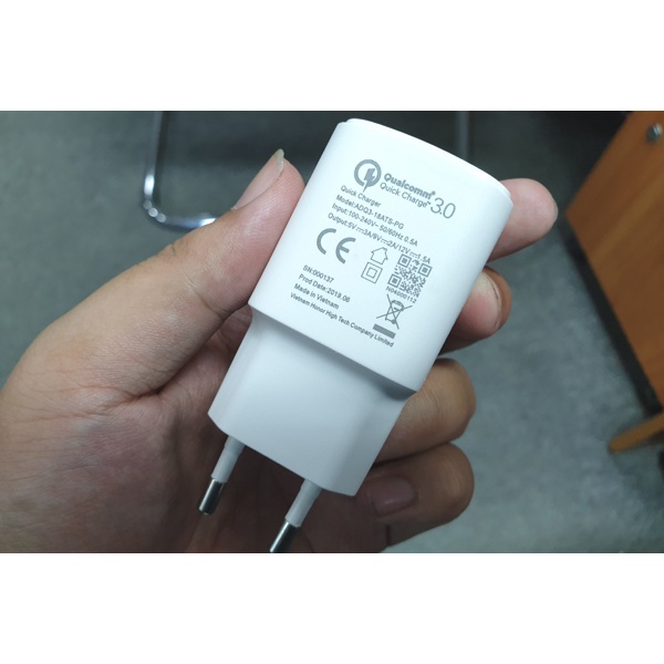 Bộ Sạc Cáp Nhanh Chính Hãng Vsmart - Qualcomm Quick Charge 3.0 - 18W - Bảo Hành Chính Hãng 6 Tháng .