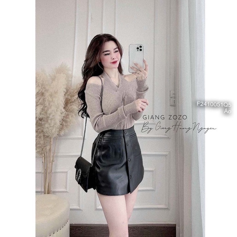 Áo len xoắn giữa cổ yếm khoét vai hai bên tay dài hàng QC!
