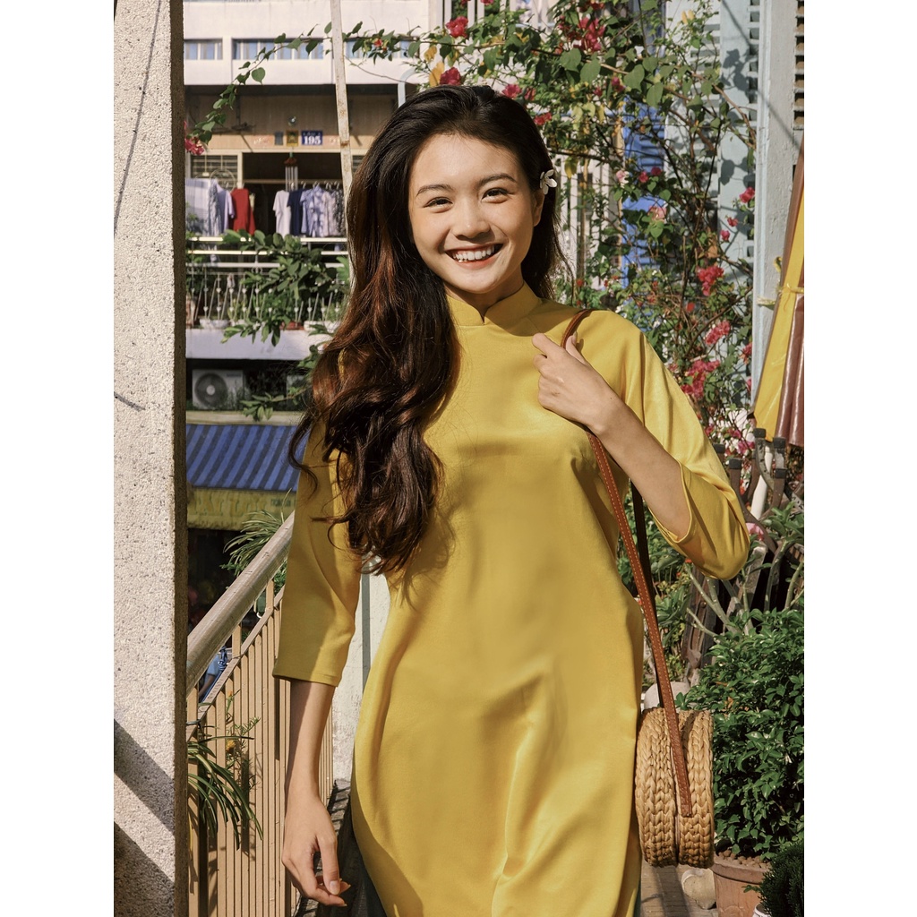 Set Áo dài Rosemary Lụa Tây thi Vàng nhạt