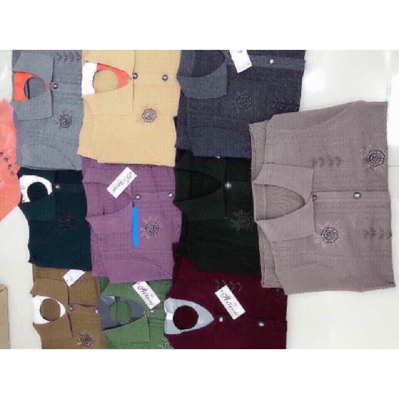 Áo len trung niên thêu hoa | BigBuy360 - bigbuy360.vn