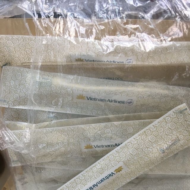 Bàn chải + kem đánh răng Vietnam airlines