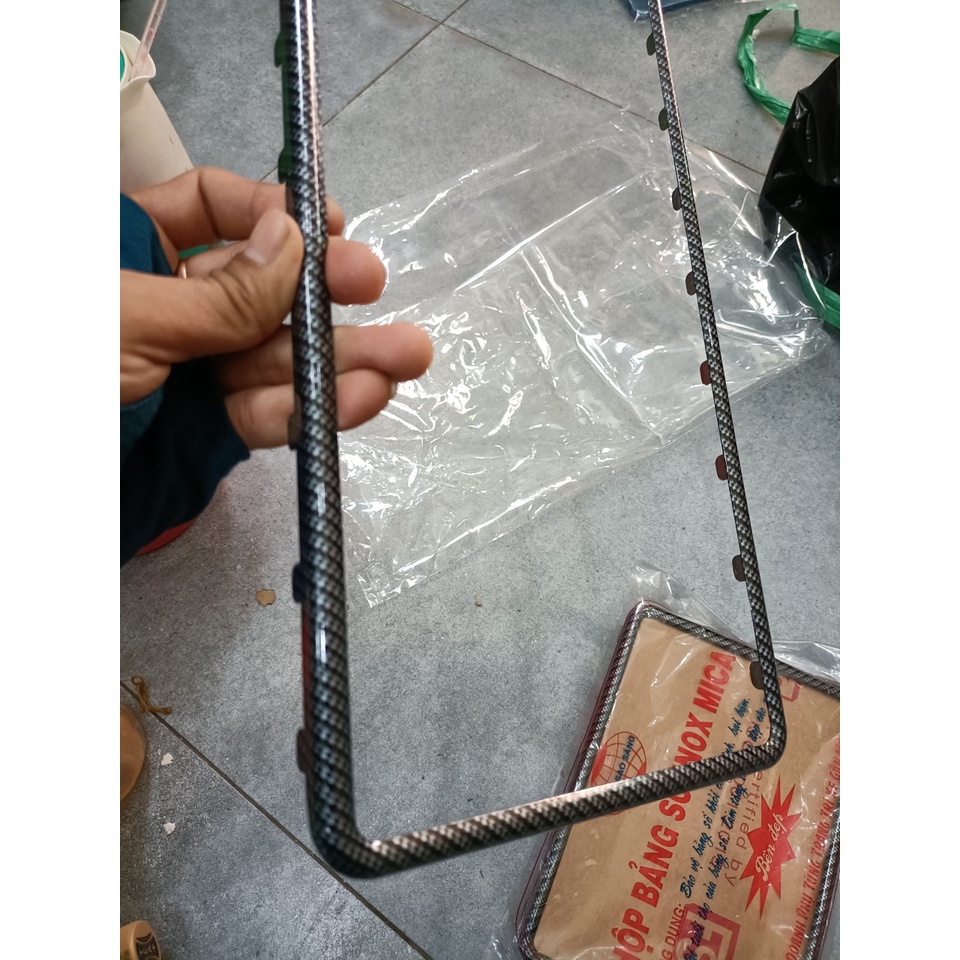 Bộ khung biển số phủ cacbon gắn Ô tô mẫu mới - Bộ trước sau như hình