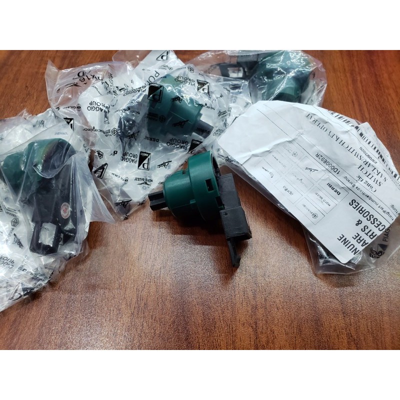 Đế ổ khoá điện xe vespa et8, et4