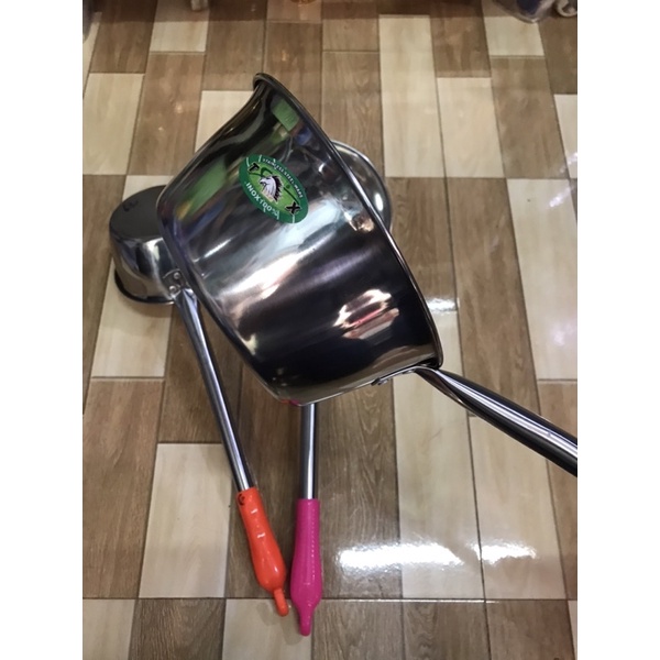 Ca múc nước lèo cán dài inox có móc treo tiện lợi