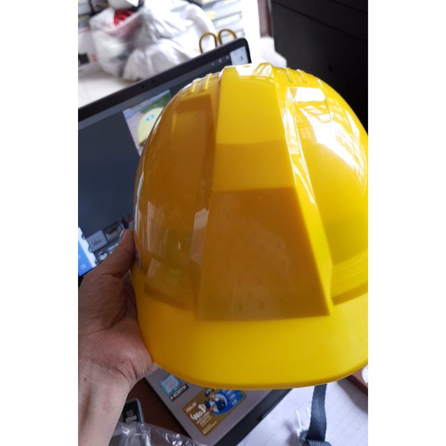 Nón BHLĐ Hàn Quốc màu vàng.