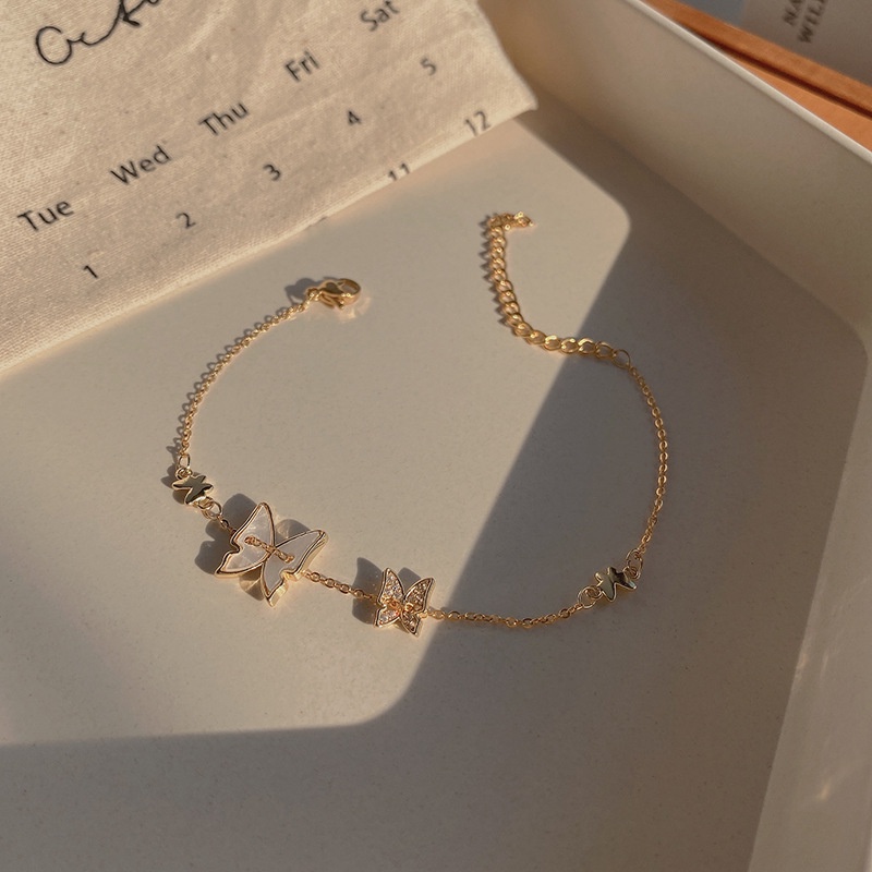 Vòng đeo tay YeYi titan mặt bướm phong cách Hong Kong đơn giản thời trang cho nữ