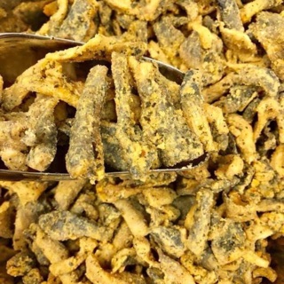 Da cá chiên giòn lắc phô mai trứng muối