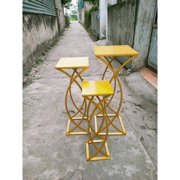 Trụ chân cong