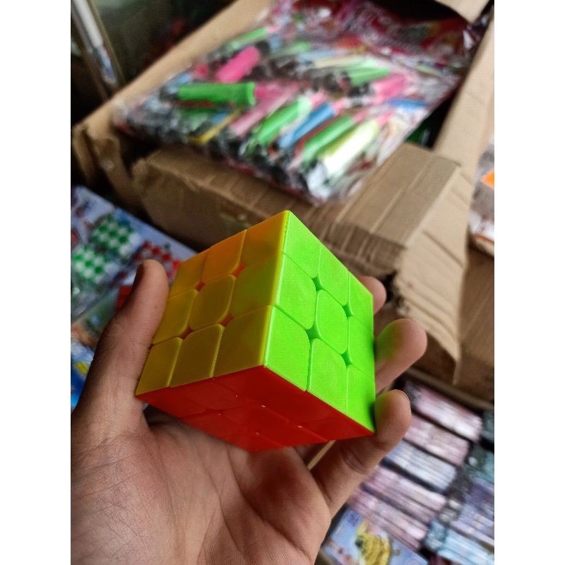 Sỉ  1 chiếc rubik 3x3 đóng hộp vip