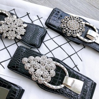 Đai váy hoa đá dập vân da cá sấu