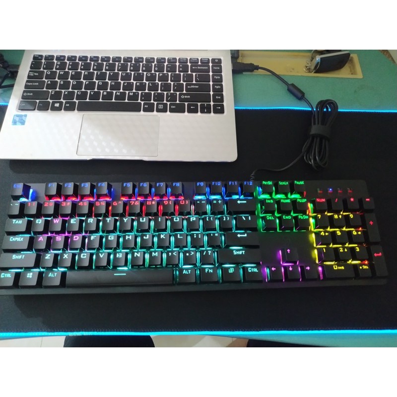 Bàn phím cơ GK100F tuyệt đẹp 104 phím Đèn nền LED Bàn phím chơi game cho PC / Laptop