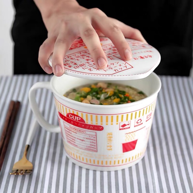 Bát sứ có nắp hình mỳ cốc