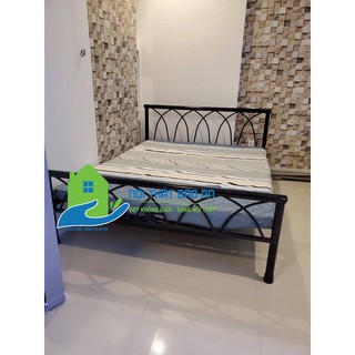 Giường sắt tròn cao cấp đen chéo giá rẻ nhiều kích thước từ 1m đến 1m8