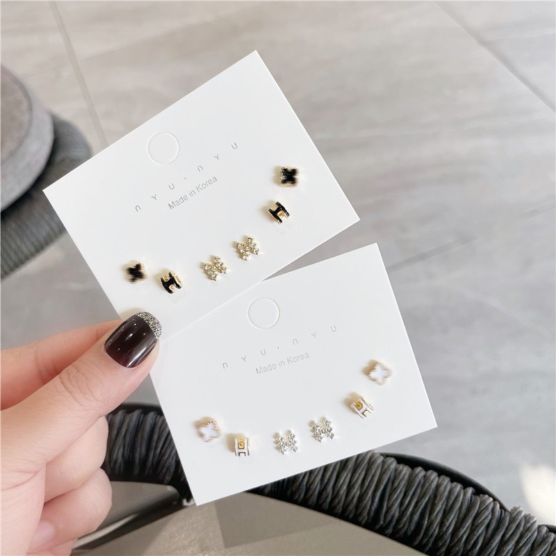 Bông tai hình cỏ bốn lá/ chữ H cỡ nhỏ đơn giản xinh xắn