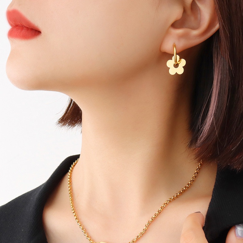 Bông Tai Hoa Khoen Tròn Titan Ko Han Rỉ TT 3974