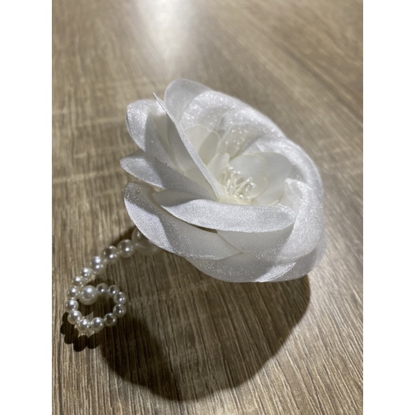 Hoa Cài Áo Cho Nữ Chất Liệu Lụa Bóng 2 Lớp Kết Hợp Hạt Sẵn Đế Ghim [ ảnh tự chụp]