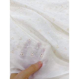 Vải Boi cotton thêu màu trắng kem - Mềm mướt, may đầm thì lót nha ạ - Boi thêu hoa dây