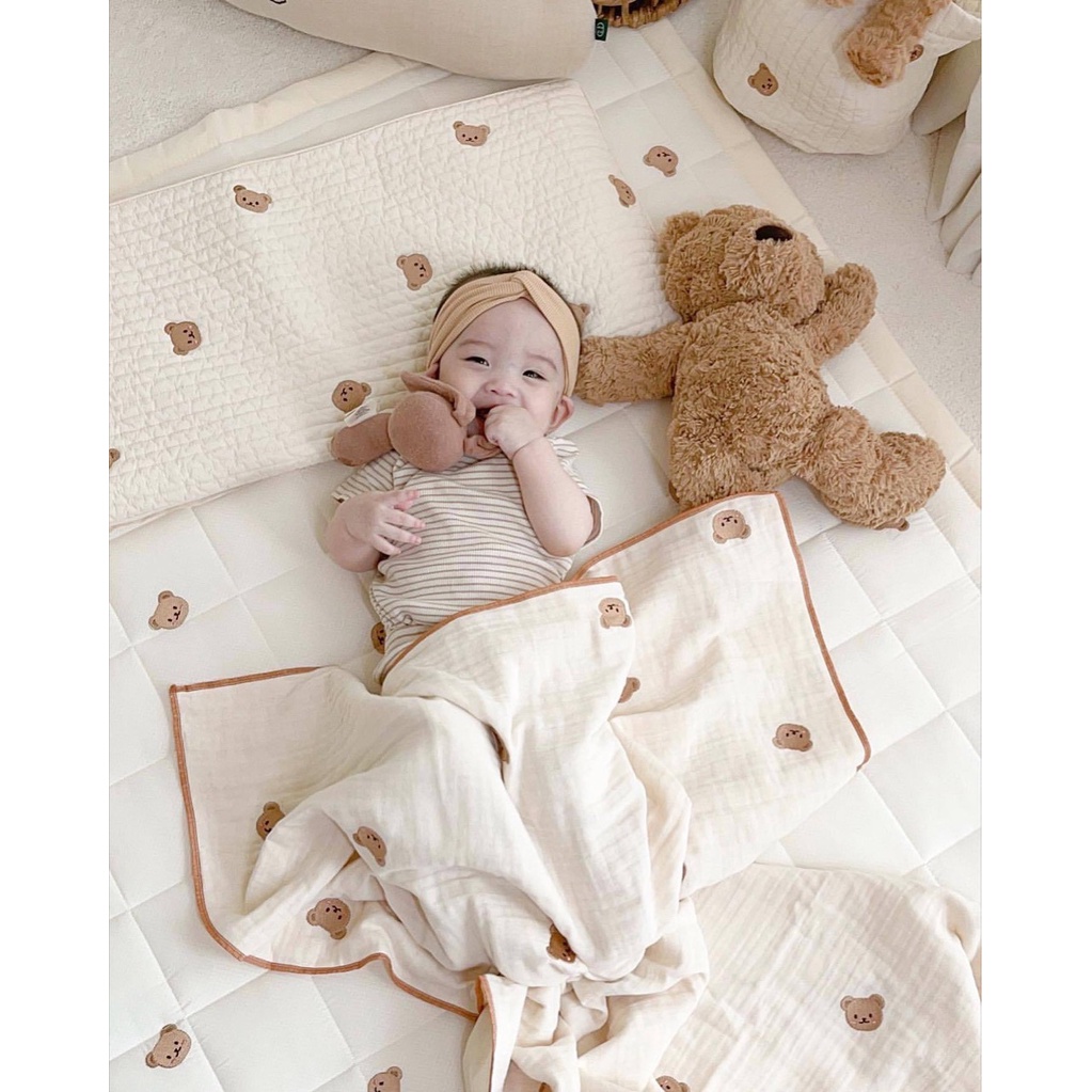 Chăn cotton thoáng khí thêu họa tiết gấu phong cách Hàn Quốc cho bé