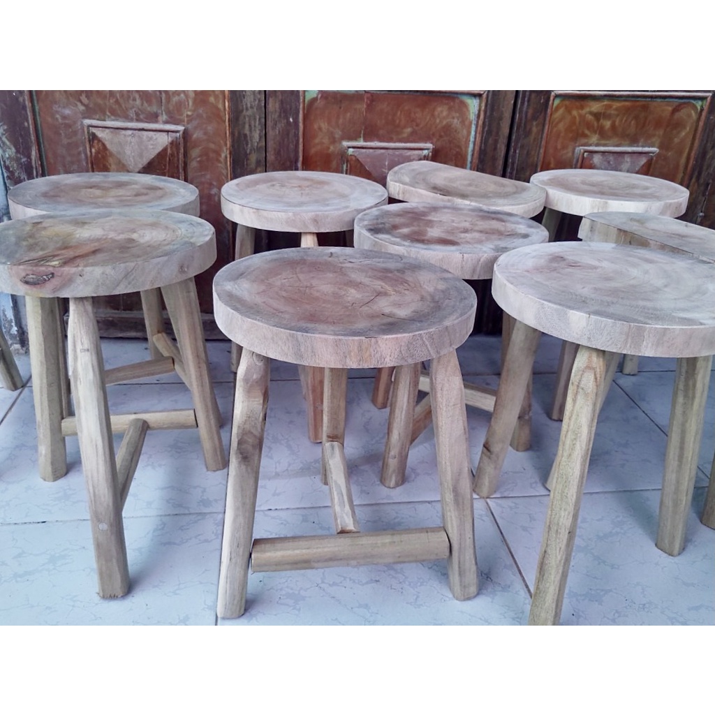 Ghế Đẩu/ Ghế Đôn Gỗ Tràm Vintage Mặt Tròn Ba Chân