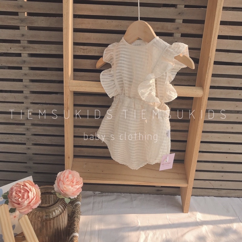 HÀNG THIẾT KẾ - Suit yếm hở eo bèo nhún xinh xắn kèm mũ bèo em bé gái