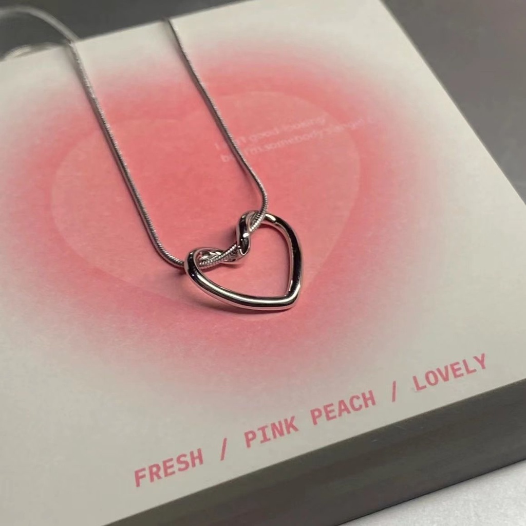 Vòng cổ Mặt Trái Tim Rỗng Đơn Giản Thời Trang Cho Nữ