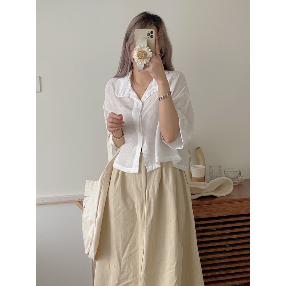 Áo sơ mi croptop tay ngắn cổ lá sen form rộng