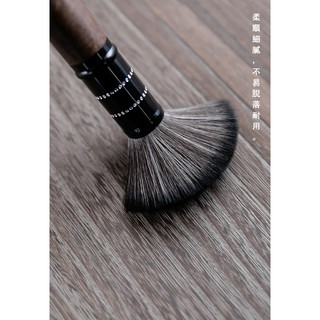 Chổi dưỡng ấm tử sa