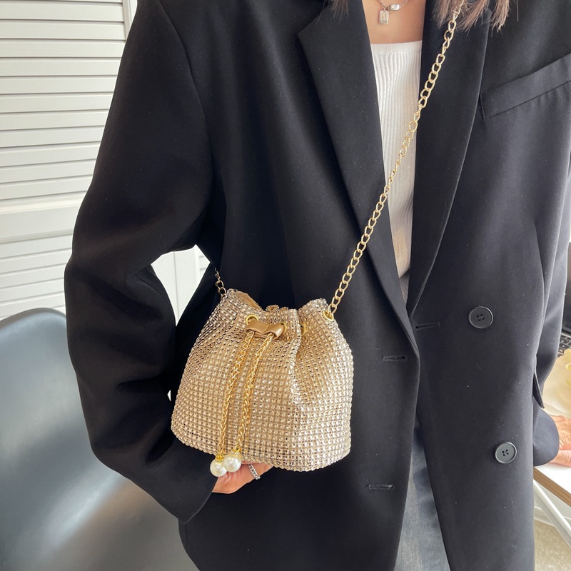 Túi Xách Bucket Đính Đá Phối Dây Xích Thời Trang Đơn Giản