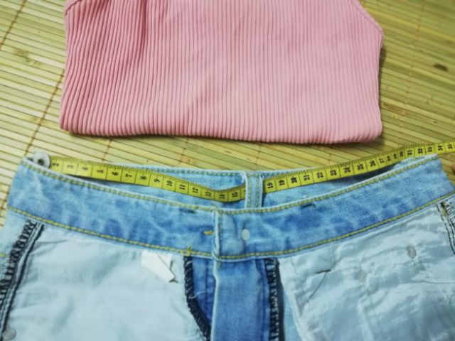 Quần Short Jeans Thêu Hoa