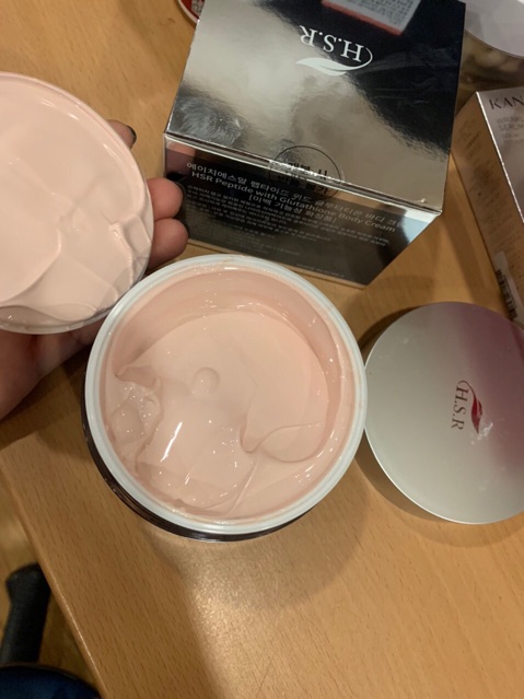 Kem dưỡng thể HSR Peptide With Glutathione Body Cream