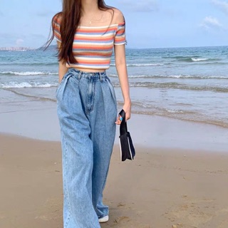Áo croptop trễ vai Lisa