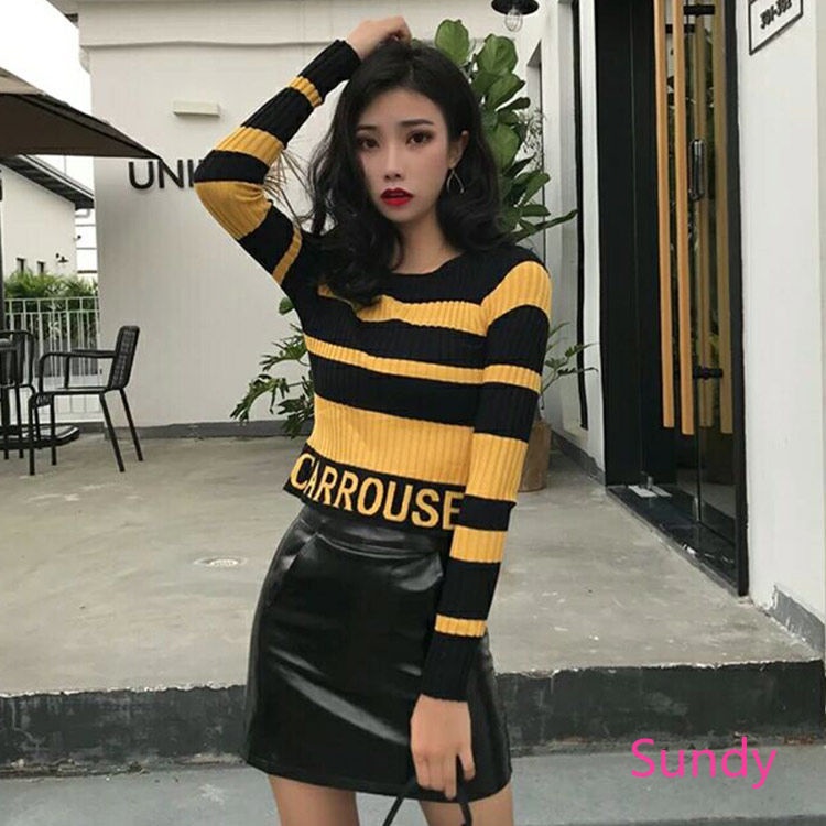 Set áo sweater dệt kim kẻ sọc trắng đen phối quần dài lưng cao ôm dáng sành điệu cho nữ