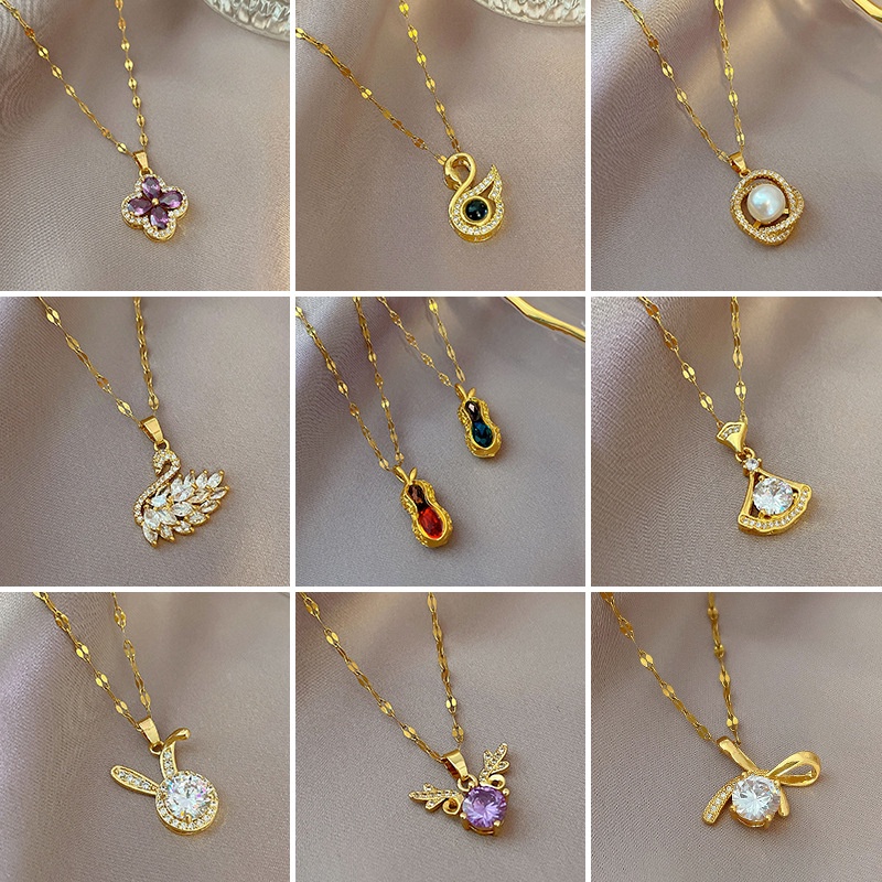 Vòng cổ Thép Titan Mạ Vàng 18K Đính Đá Zircon Hình Cỏ Bốn Lá May Mắn Phong Cách Hàn Quốc Sang Trọng
