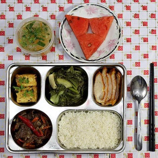 Khay cơm 5 ngăn Hàn Quốc giá rẻ ( tặng kèm muỗng inox)