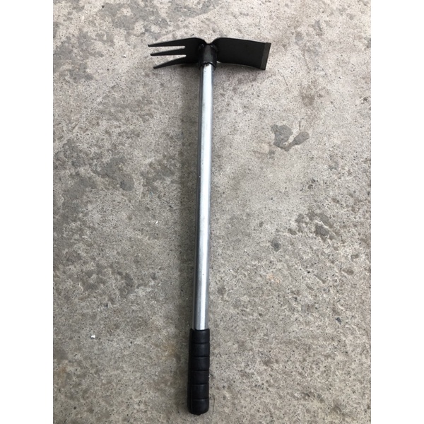 Cuốc  cào  cán dài  50cm  làm  vườn  đào đất làm cỏ tiện  dụng