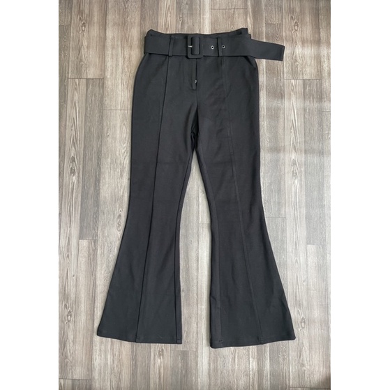 Quần đen ống loe có đai thắt lưng, chất kaki thun co giãn