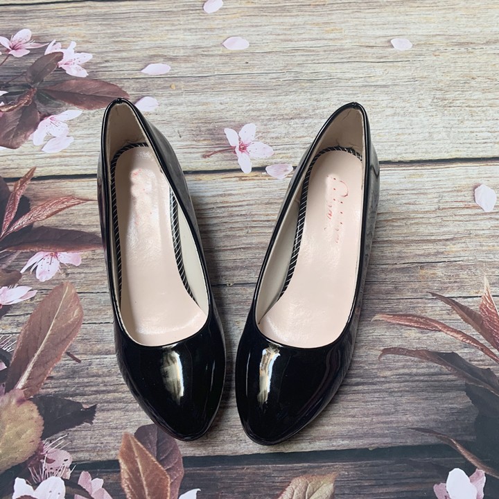 Giày nữ đế xuồng  da bóng đen và trắng bít mũi 5p có ảnh thật