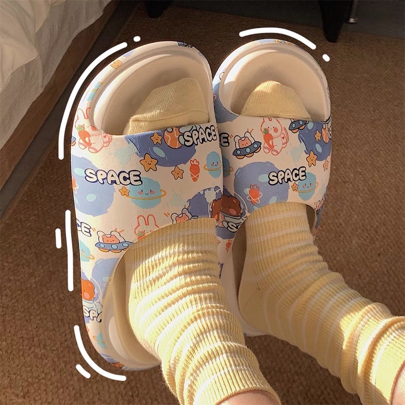 Dép Quai Ngang Đế Bánh Mì Vũ Trụ Hoạt Hình Cute Chất Cao Su Dẻo Mang Cực Êm Chân FREESHIP50K beechanstore