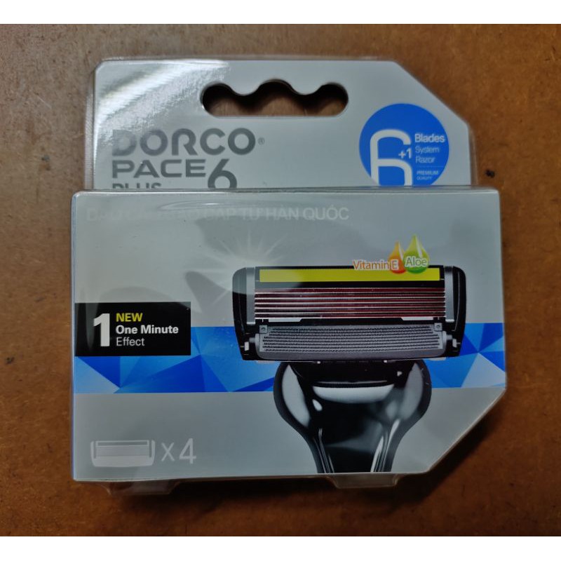 Bộ Dao Cạo Râu 6 Lưỡi và Vỉ 4 đầu cạo râu Dorco Pace 6 Plus