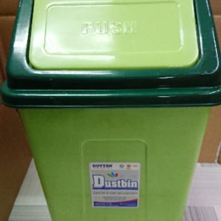 Thùng rác nắp lật Duy Tân