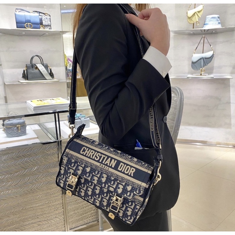 Túi đeo chéo D.I.Or thời trang cao cấp có sẵn