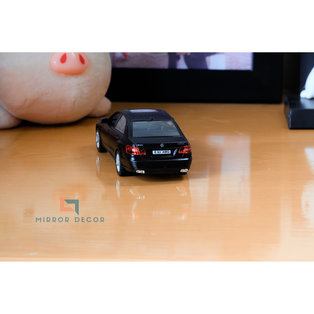 Mô hình xe Mercedes Benz E63 AMG 1:36