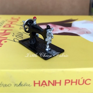 Mô hình máy may mini trang trí