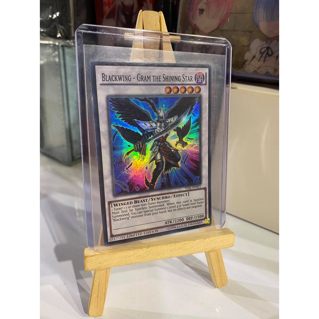 Lá bài thẻ bài Yugioh BLACKWING – GRAM THE SHINING STAR - Super Rare - Tặng bọc bài nhựa bảo quản