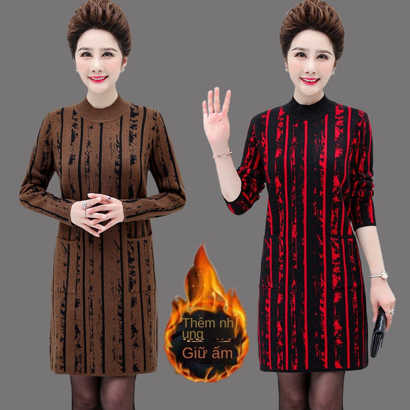 Mẹ mặc phong cách mới cộng với nhung dày áo thu đông đáy dài áo trung niên và người già áo dài mùa đông cỡ lớn