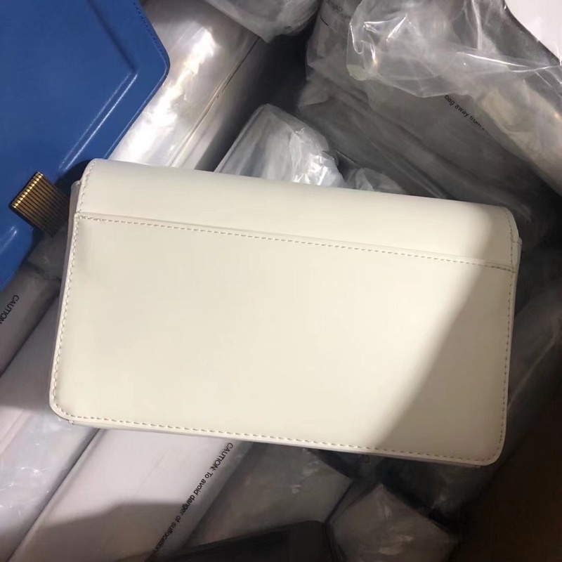 Túi pedr đeo chéo khoá vuông