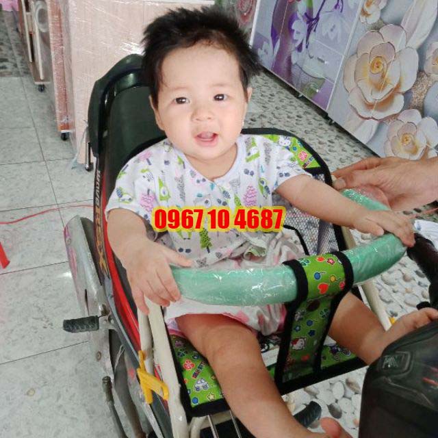 Ghế ngồi xe máy có vòng xếp gọn xe số cho bé