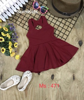Đầm hở lưng