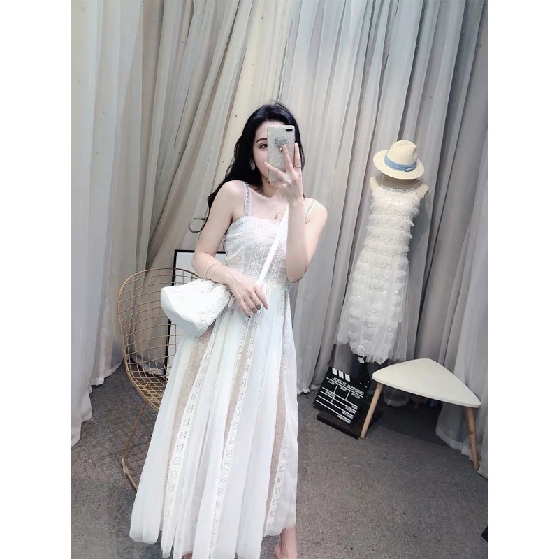 Váy ren hoa 2 dây xoè tiểu thư